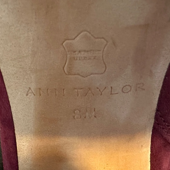 Ann Taylor Nettie Button Heeled Suede Booties Burgundy Wine Size 8 3.5" heel - Picture 7 of 9